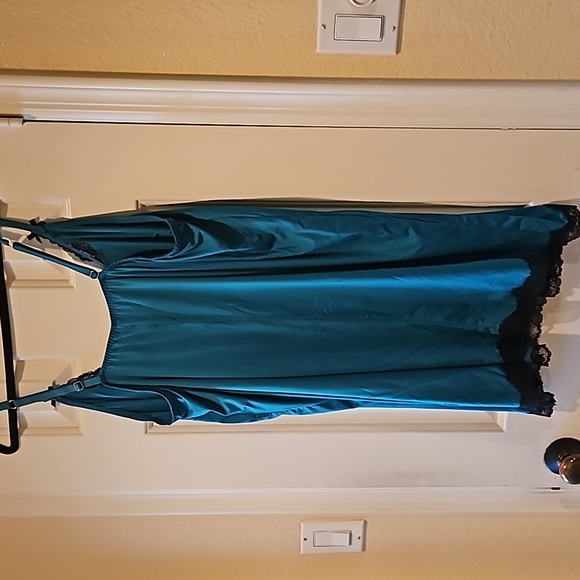 Cacique Teal and Black Lace Nighty in size 22/24 - Picture 8 of 9